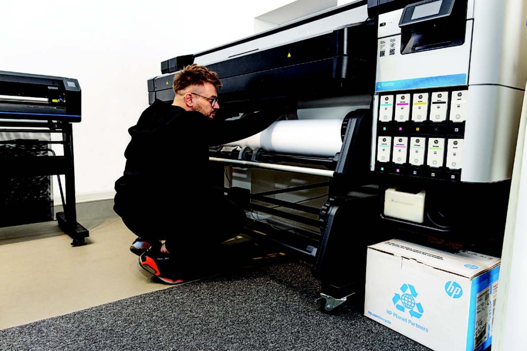 Hp Latex 630 Printer Series - Seamless Media Loading